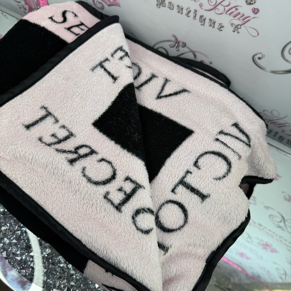 Victoria's Secret blanket Black & Light Pink Logo Throw Blanket - Picture 2 of 6